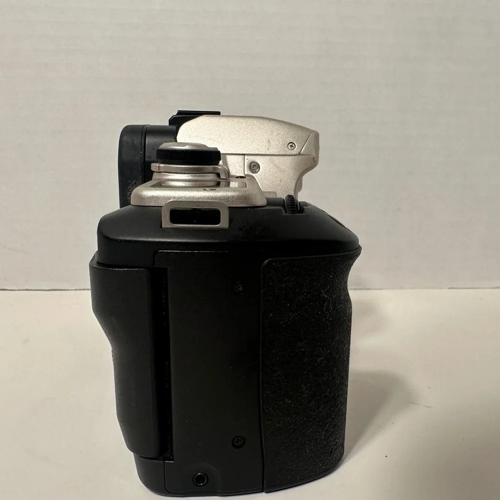 Canon EOS Elan IIE 35mm SLR Film Camera Body Untested Broken Door Parts